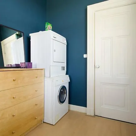 2 Bedroom 2 Bathroom Canal Apartamento