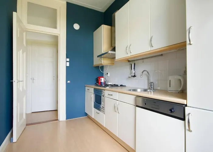 2 Bedroom 2 Bathroom Canal Apartment