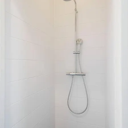 2 Bedroom 2 Bathroom Canal